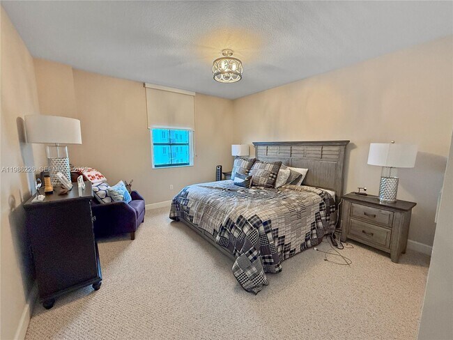 Building Photo - 55 Merrick Wy