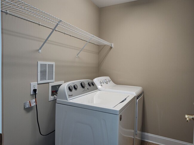 Building Photo - Georgeous home located in the  Shannamara Golf Club Community in Matthews!
