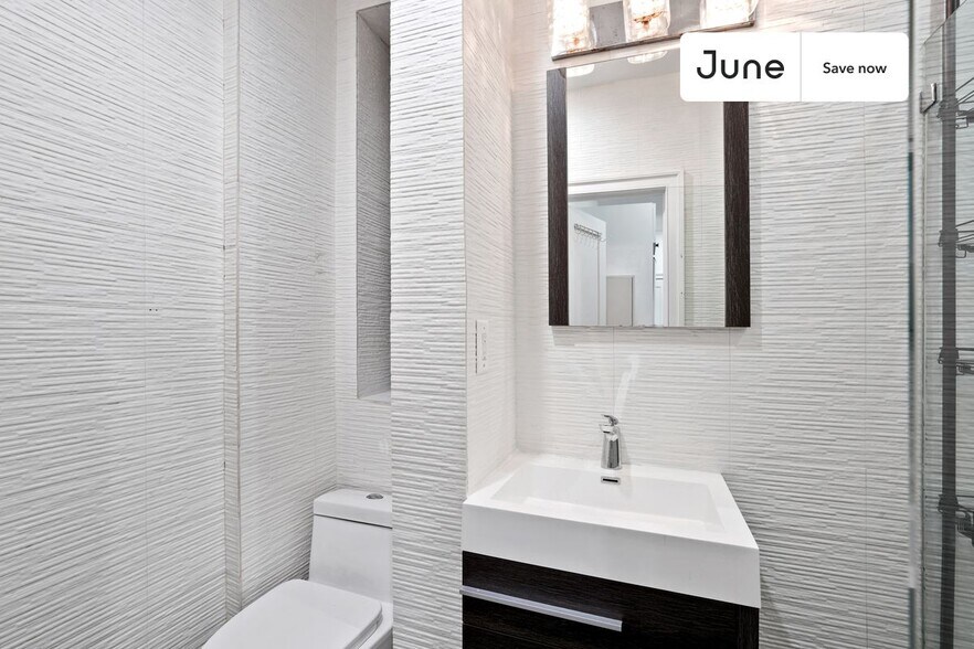 Building Photo - 826 9th Ave