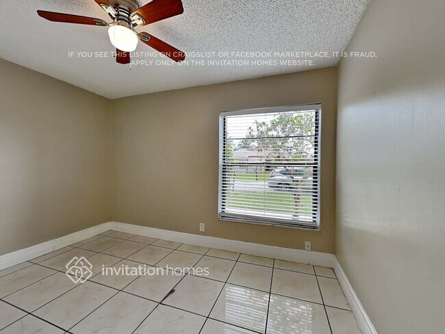 Building Photo - 11520 Whisper Sound Dr