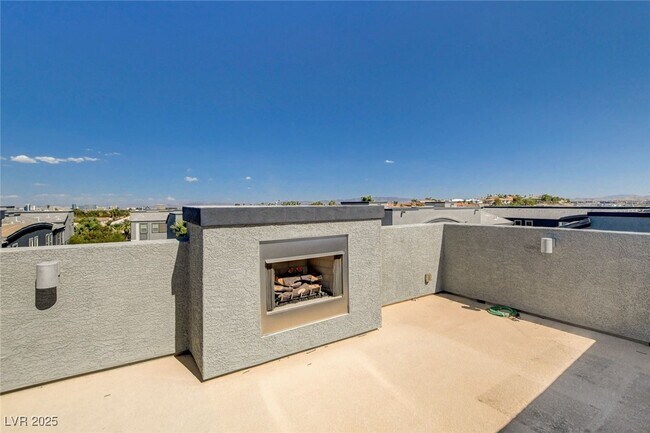 Building Photo - 9050 W Tropicana Ave