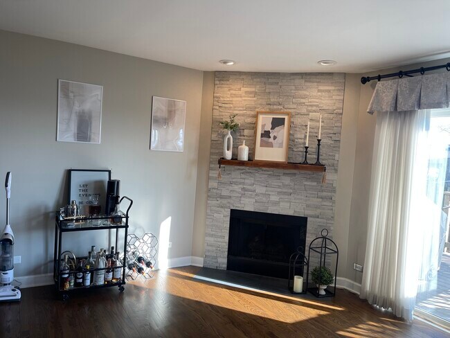 Building Photo - 3252 Cool Springs Ct