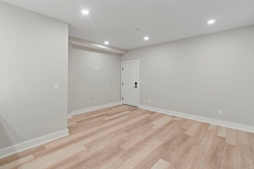 Building Photo - 2625 W Jefferson St