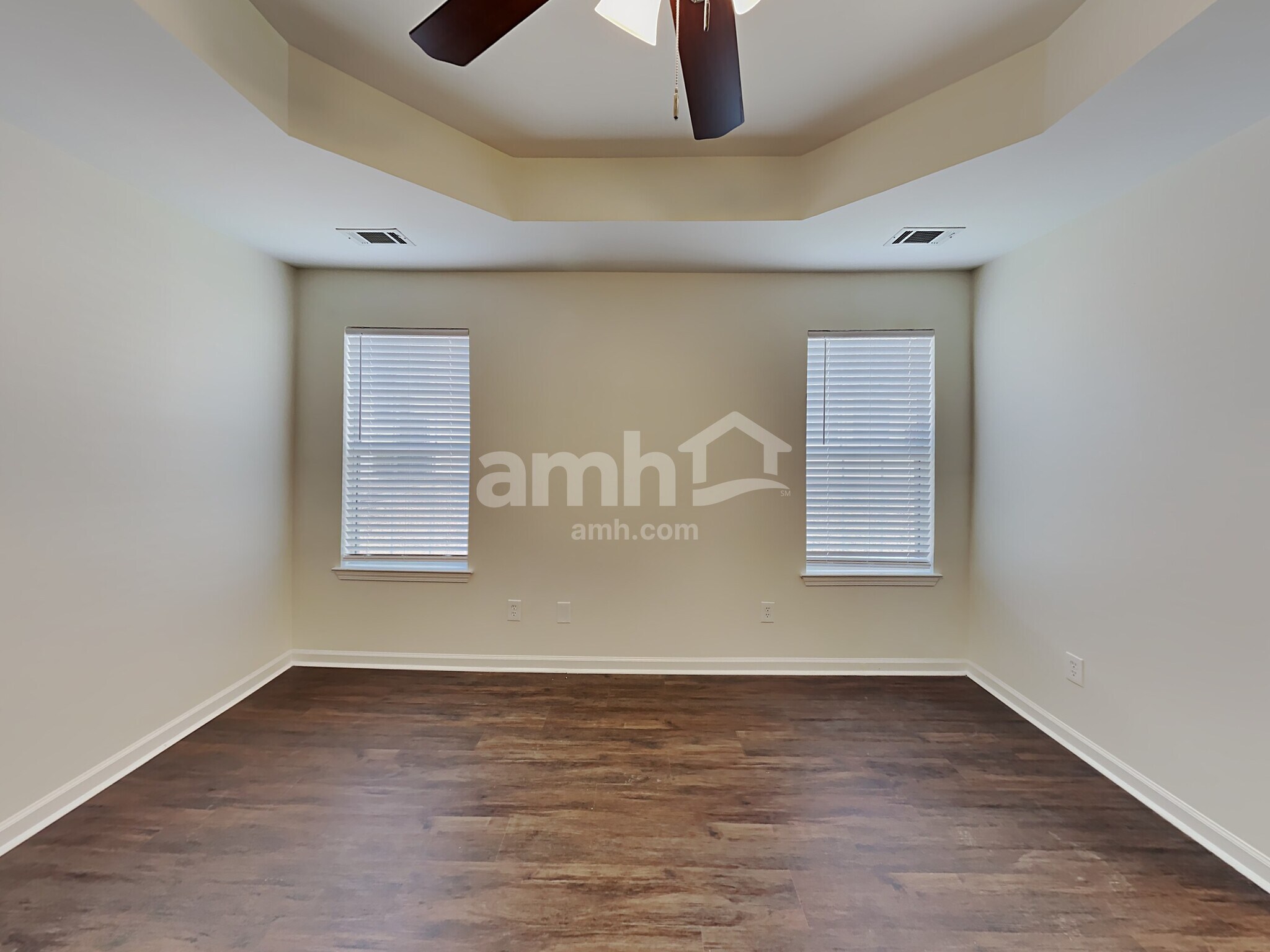 Building Photo - 408 Fairlawn Dr