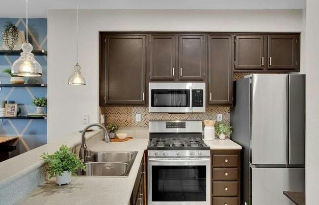 Building Photo - 6068 Paseo Salinero