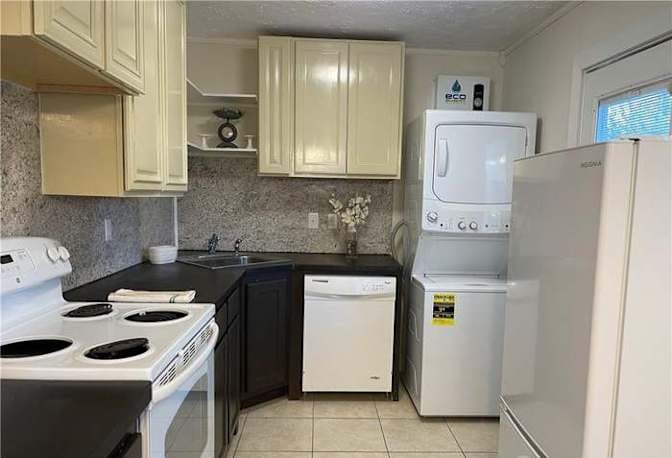 Building Photo - 1059 McDow Dr