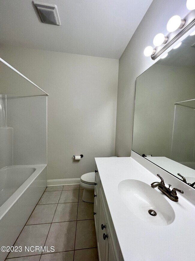 Building Photo - 514 Wallington Rd