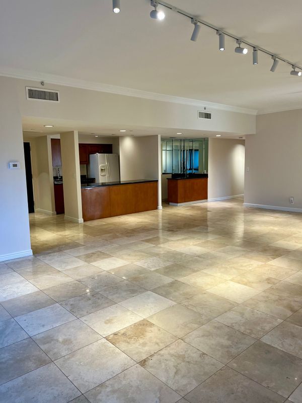 Building Photo - 10445 Wilshire Blvd