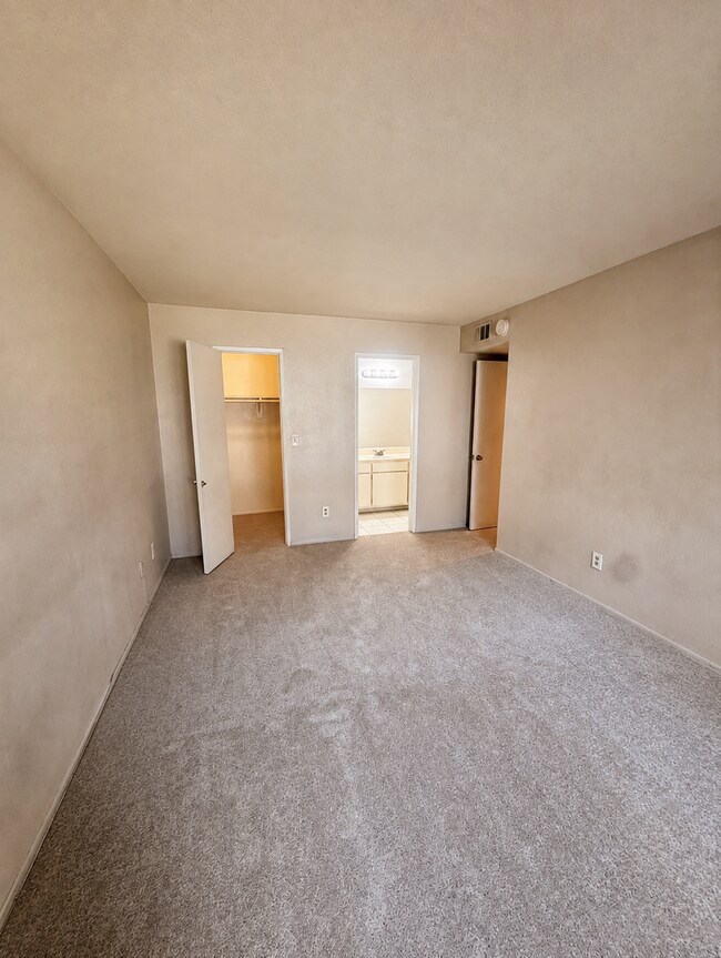 Building Photo - 151 Majestic Ct