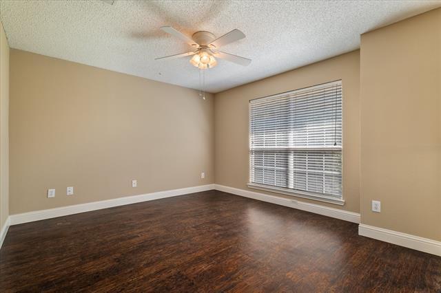 Building Photo - 2612 Southwestern Dr