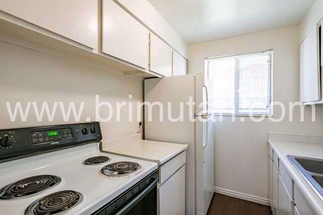 Building Photo - 1418-1426 S. 1100 E. - 5N