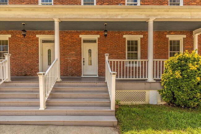 Building Photo - 4 S Westside Ave