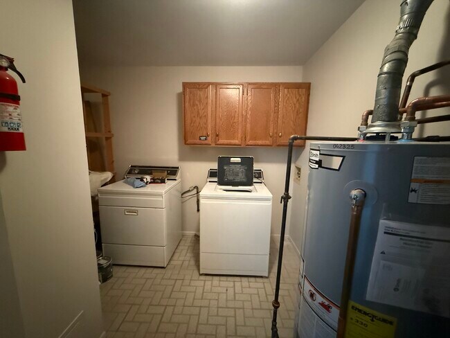 Building Photo - 1168 Auburn Ln
