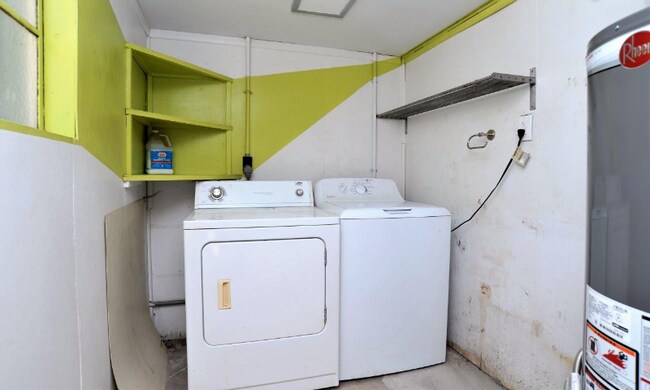 Building Photo - 5044 E Adams St