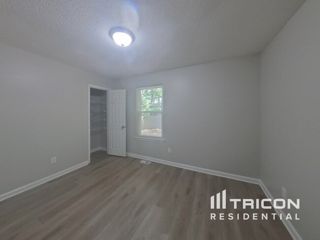 Building Photo - 142 Bradstone Rd
