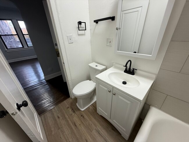 Building Photo - 5214 1/2 S Drexel Ave