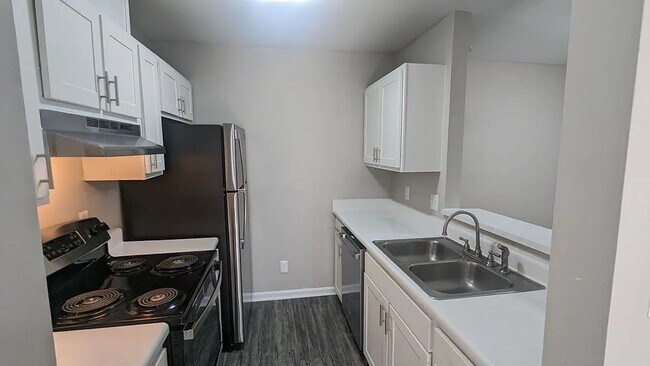 Primary Photo - 2912 W Florida St