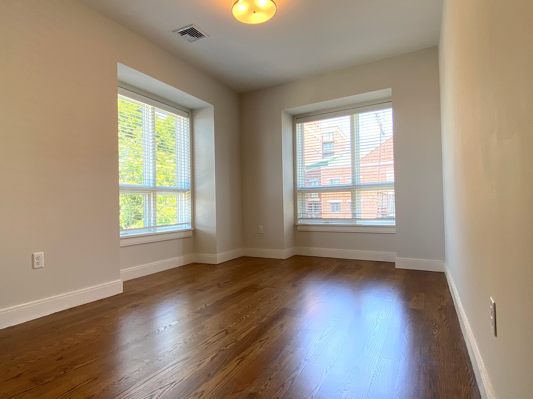 Building Photo - 3 Everett Ct