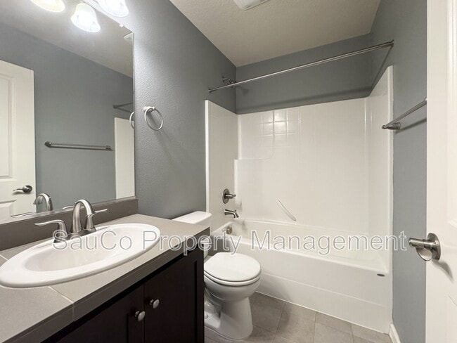 Building Photo - 175 NE 80th Ave