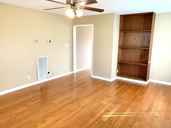 Building Photo - 309 Ferdinand