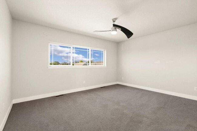 Building Photo - 3308 San Carlo Ave
