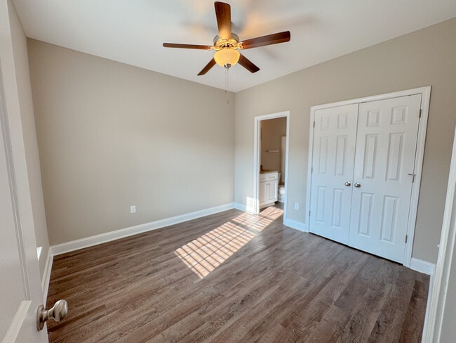 Building Photo - 104 Waybill Circle