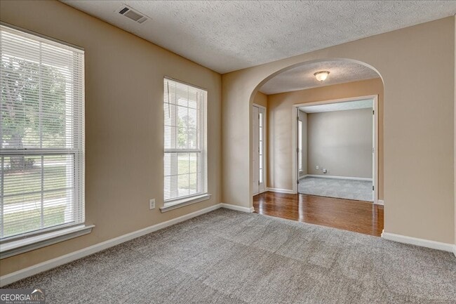 Building Photo - 1475 Trafalgar Way