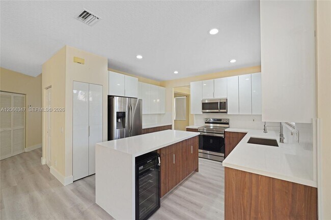 Building Photo - 4312 Laurel Ridge Cir
