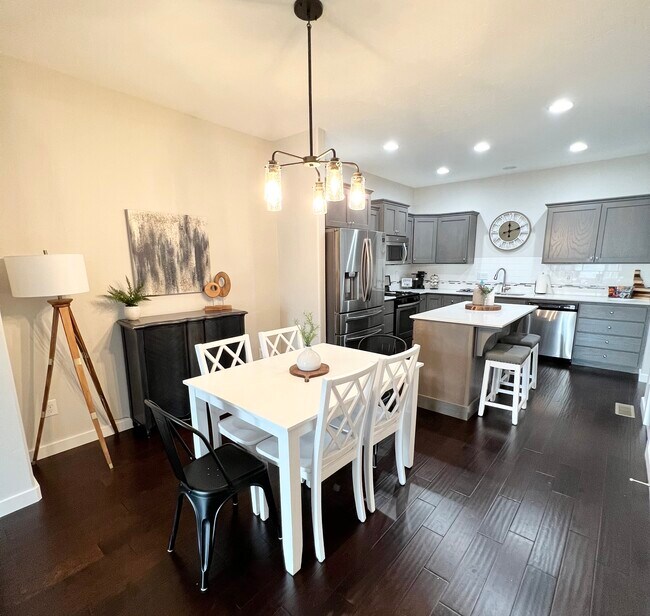 Building Photo - 5068 W Targee St