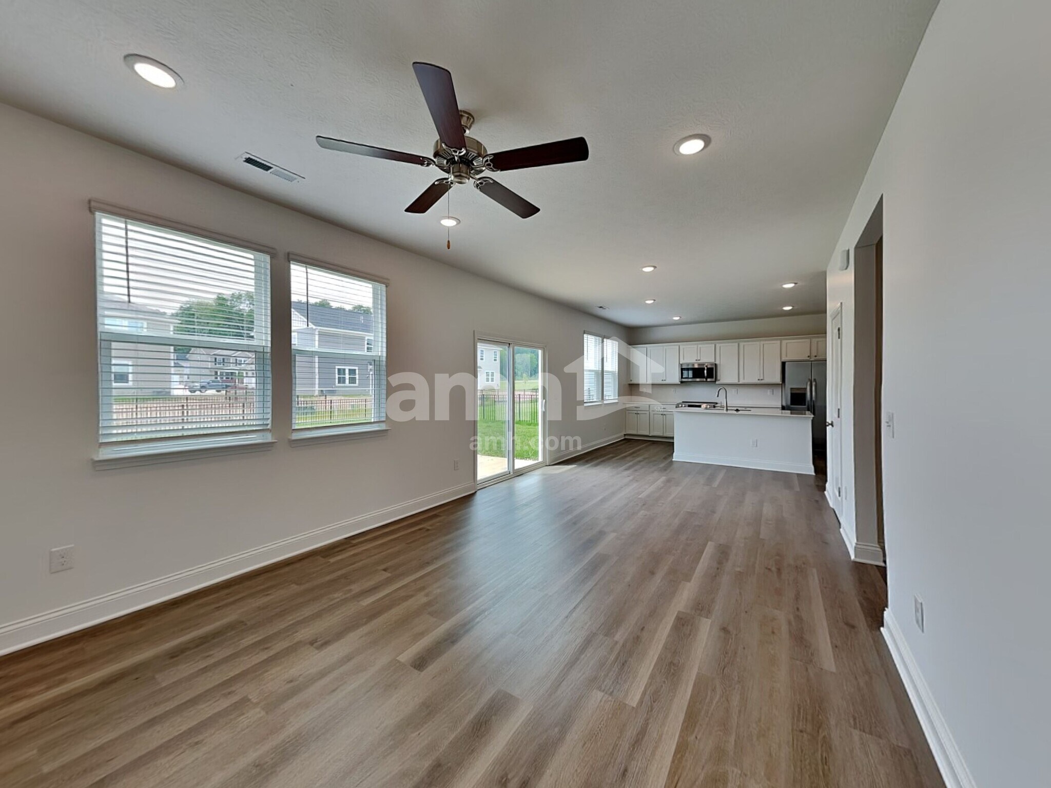 Building Photo - 405 Golden Maple Pl