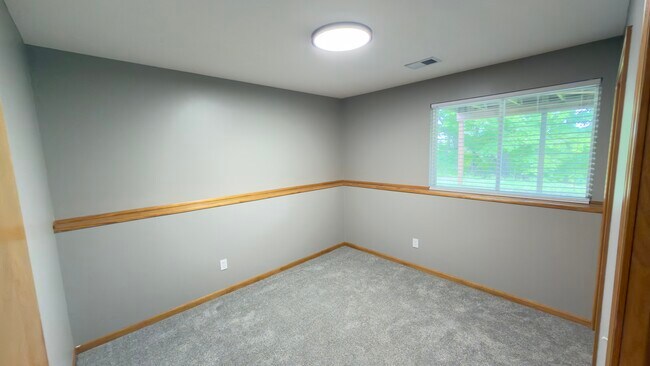 Building Photo - 10757/10759 Chicago Drive