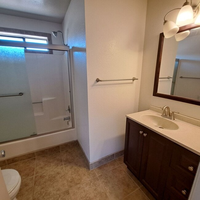 Building Photo - 60111 Alta Loma Dr