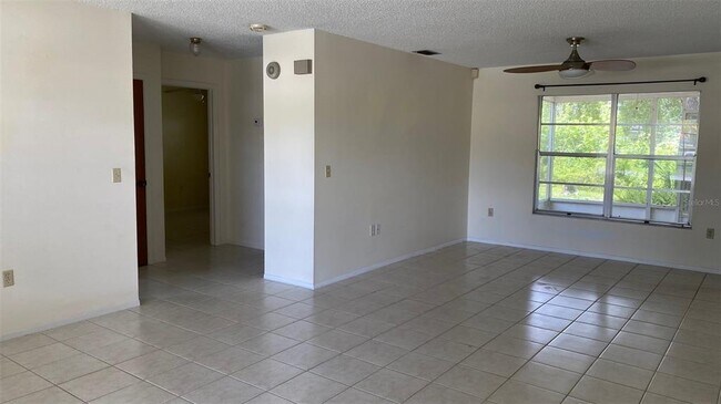Building Photo - 7846 Royal Hart Dr