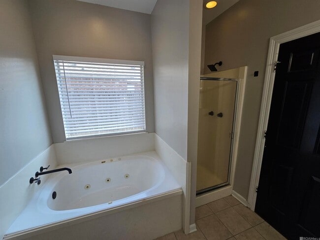 Building Photo - 9235 Worthington Lake Ave