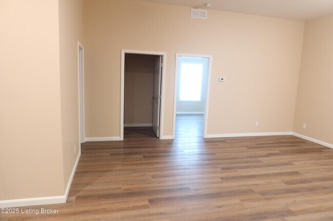 Building Photo - 106 Peonia Rd