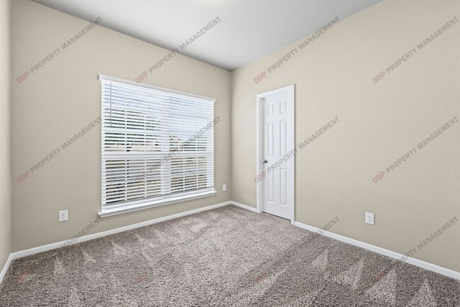 Building Photo - 2325 Vicksburg Ln