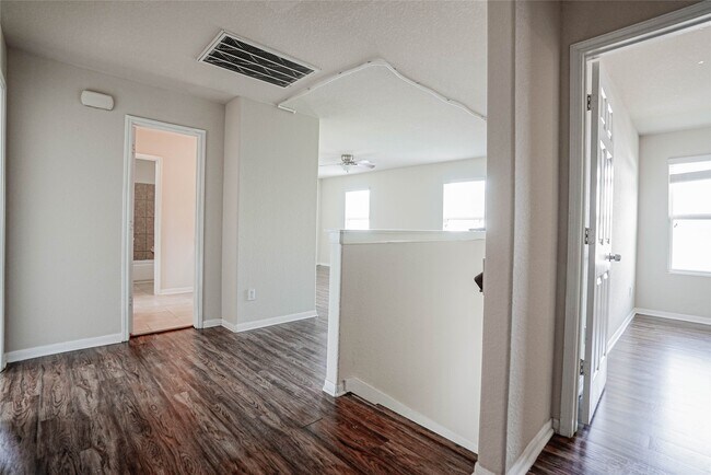 Building Photo - 3050 Thicket Path Way