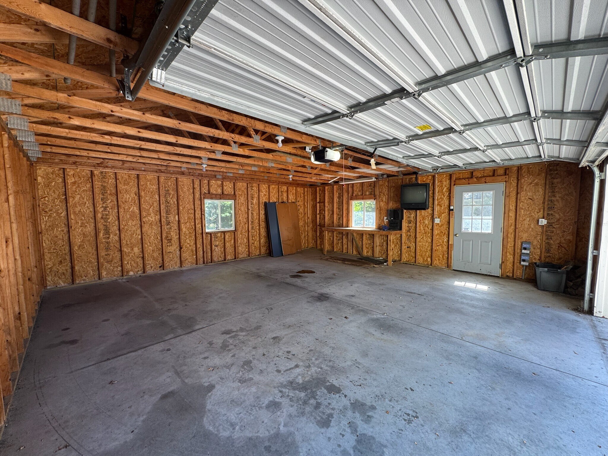 Building Photo - 424 Hilltop Rd