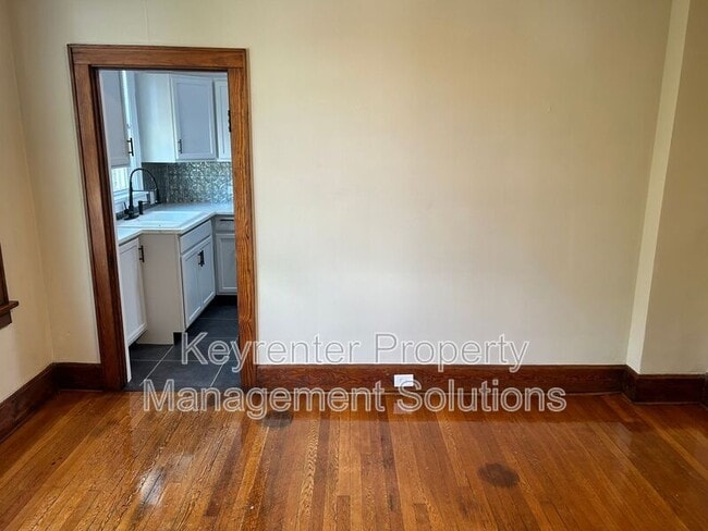 Building Photo - 210 Biltmore St