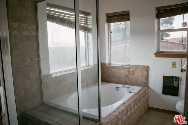 Building Photo - 7510 Rodeo Rd