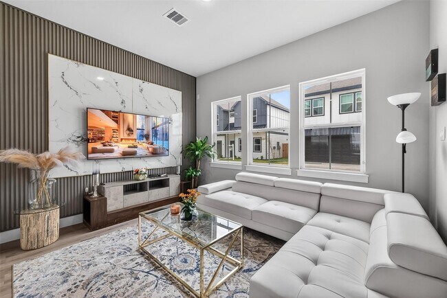 Building Photo - 6702 Metro Blvd