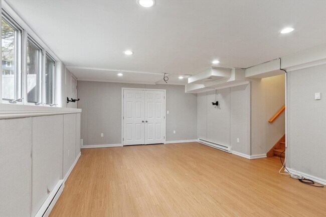 Building Photo - 15 Minuteman Ln