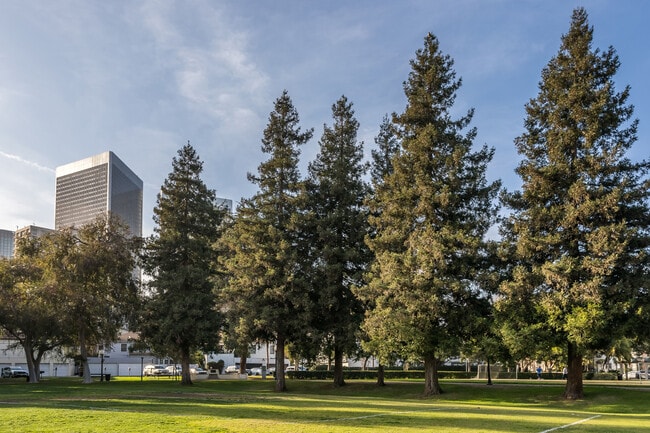Building Photo - 9768 W Olympic Blvd