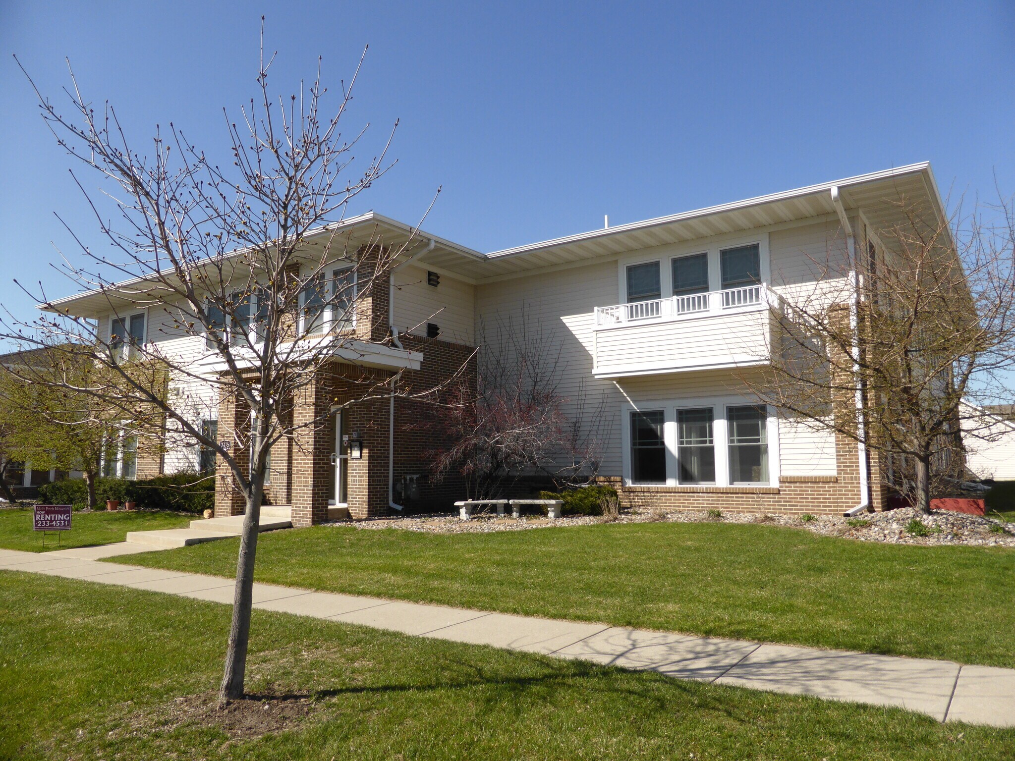 Building Photo - 2425 Aspen Rd