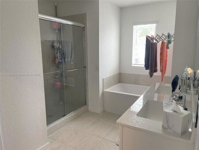 Building Photo - 12937 SW 265th Terrace