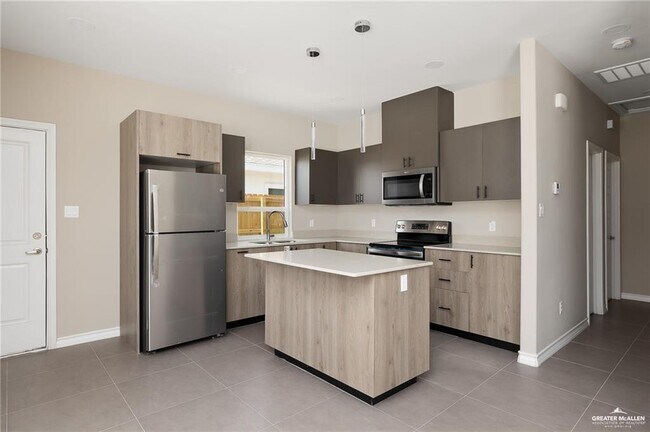 Building Photo - 9 Puffin Ave