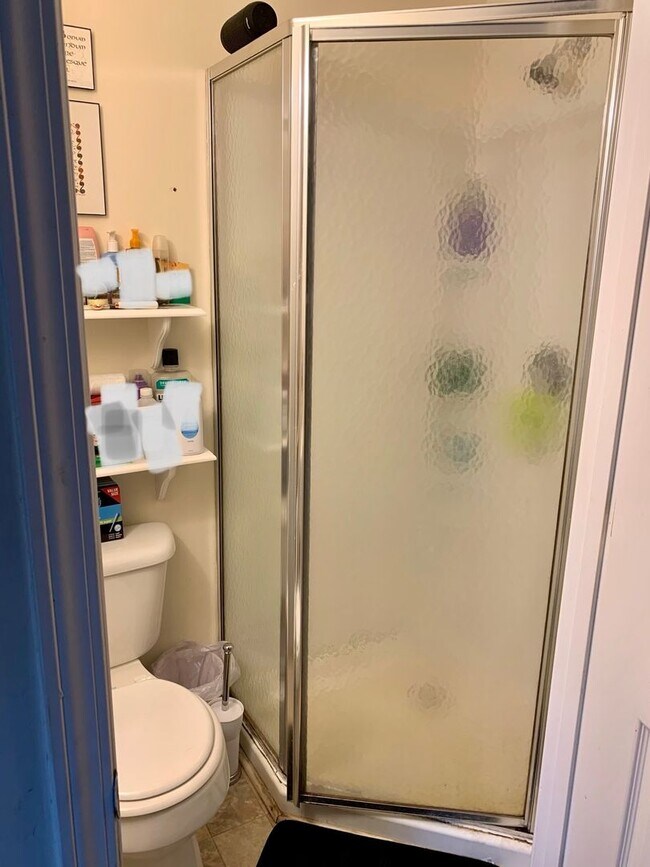 Building Photo - Normaltown Area Home! Available August 2026