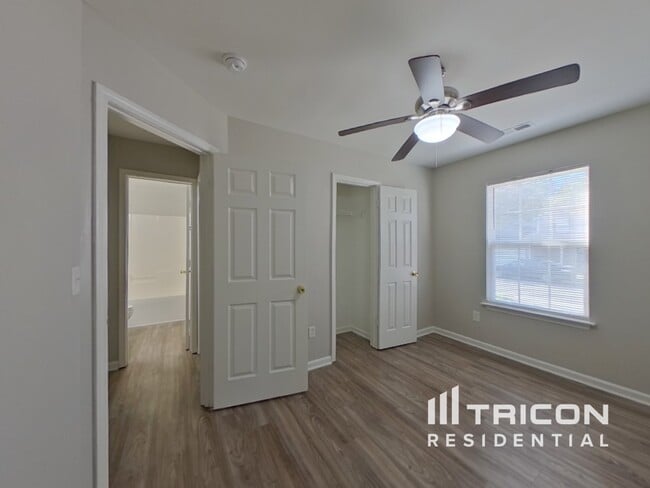 Building Photo - 1300 Crandon Dr