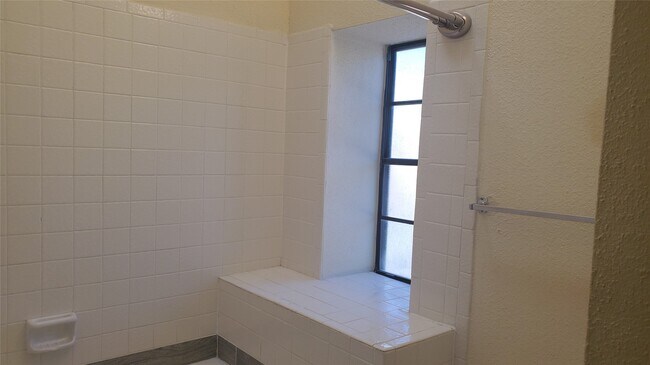 Building Photo - 2425 Holly Hall St