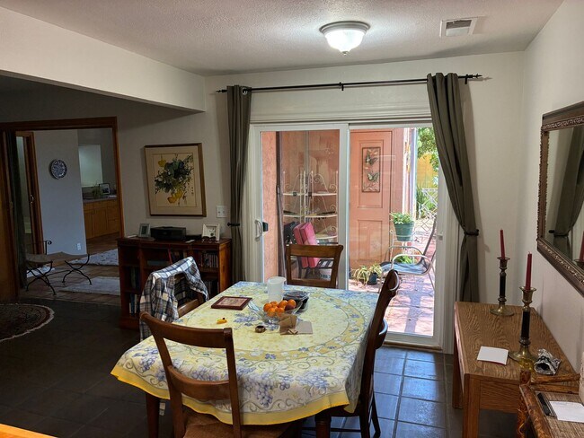 Building Photo - Gorgeous North Davis 3 bedroom available f...